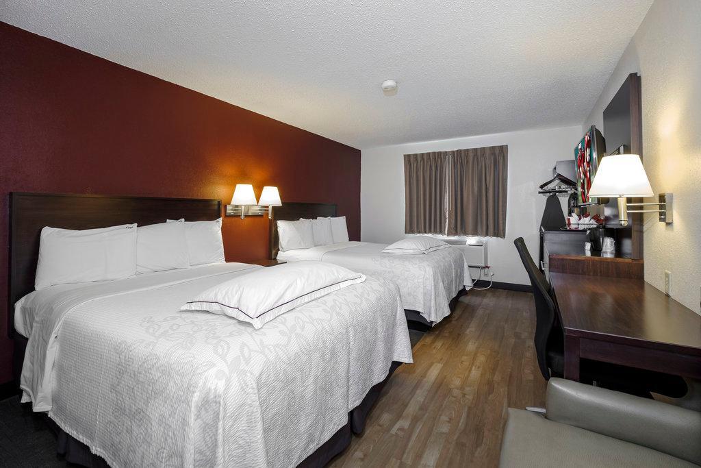 Red Roof Inn Plus+ & Suites Malone Exteriör bild