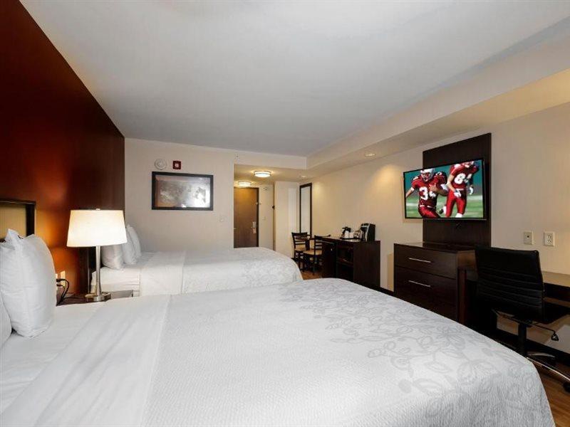 Red Roof Inn Plus+ & Suites Malone Exteriör bild
