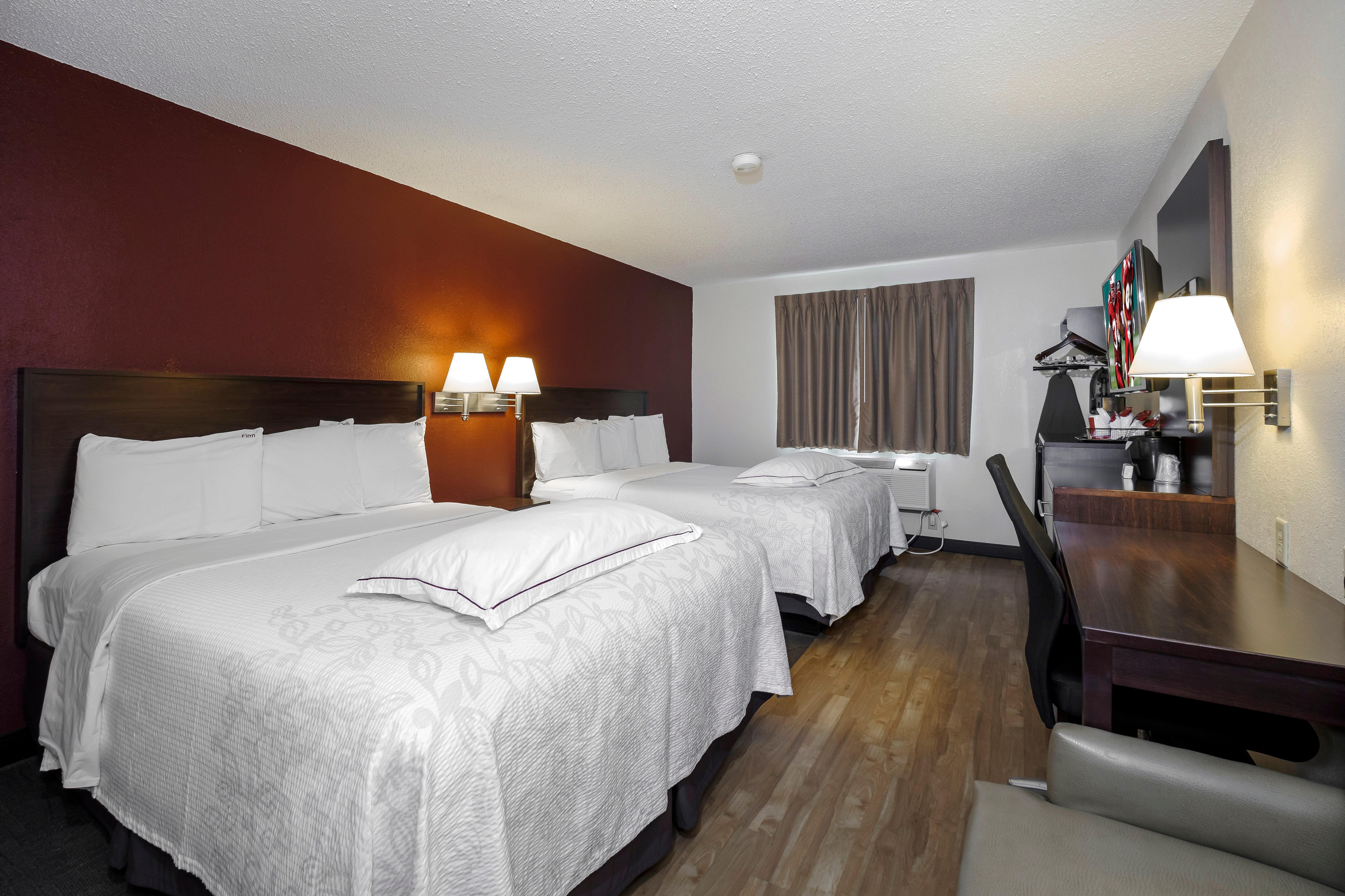 Red Roof Inn Plus+ & Suites Malone Exteriör bild